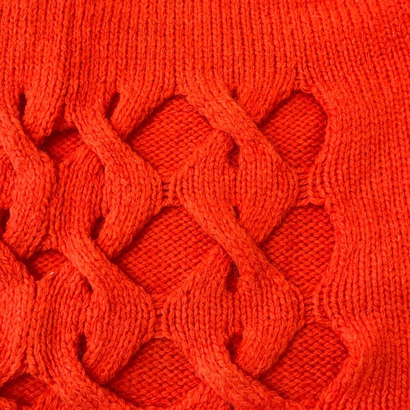 H&M Sweater Tank (L) - Picture 5 of 5